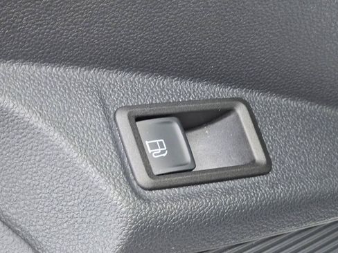 Used 2024 Volkswagen Taos SE AWD/4WD image 36