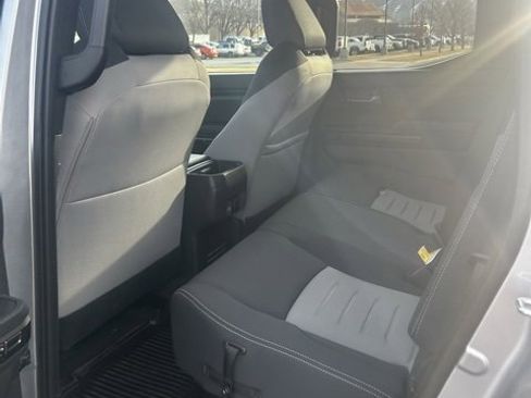 Used 2024 Toyota Tacoma TRD Off-Road image 31