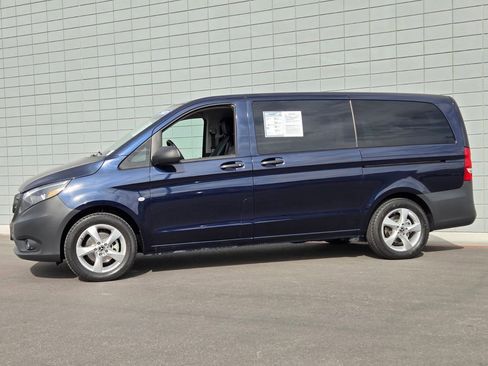 Used 2021 Mercedes-Benz Metris Passenger image 3