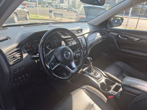 Used 2018 Nissan Rogue SL w/ Premium Package AWD/4WD image 16