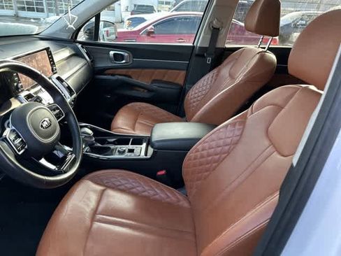 Used 2021 Kia Sorento SX Prestige image 3