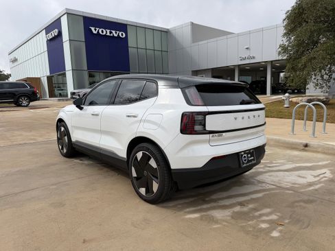 Certified 2025 Volvo EX30 Plus w/ Climate Package image 4