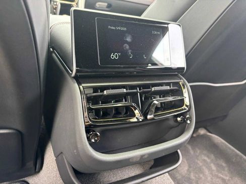 New 2025 Bentley Flying Spur Plug-In Hybrid image 23