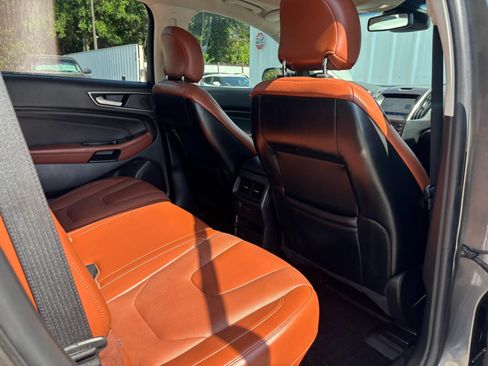 Used 2019 Ford Edge Titanium w/ Equipment Group 301A AWD/4WD image 59