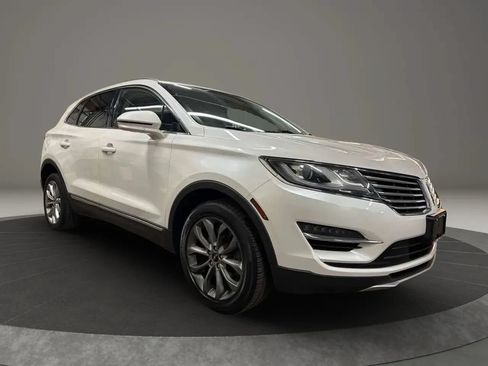 Used 2017 Lincoln MKC Select w/ Select Plus Package AWD/4WD image 2