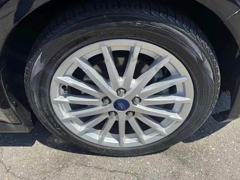 Used 2016 Ford C-MAX Energi SEL w/ Equipment Group 301A FWD image 15