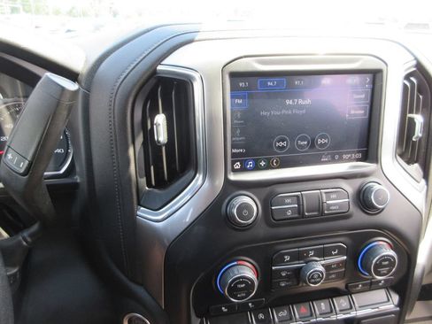 Used 2021 Chevrolet Silverado 1500 LT AWD/4WD image 28