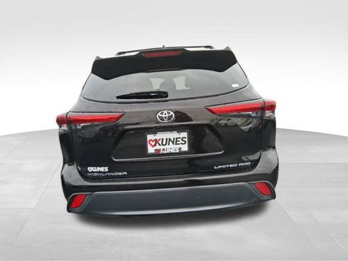Used 2021 Toyota Highlander Limited image 8