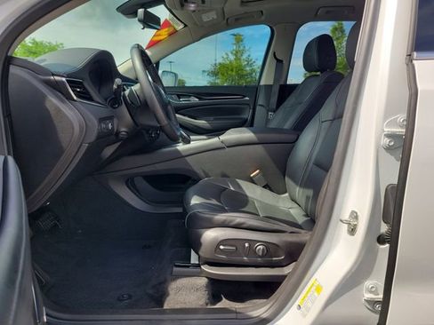 Used 2019 Buick Enclave Avenir w/ Avenir Technology Package AWD/4WD image 16