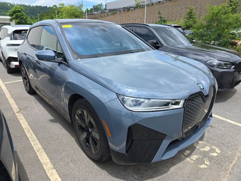Certified 2024 BMW iX xDrive50 w/ Premium Package AWD/4WD image 1