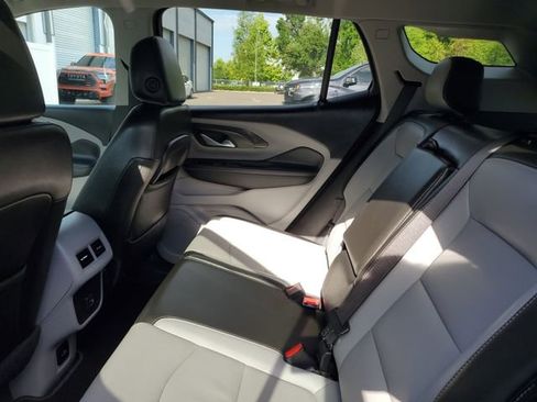 Used 2022 GMC Terrain SLT FWD image 10