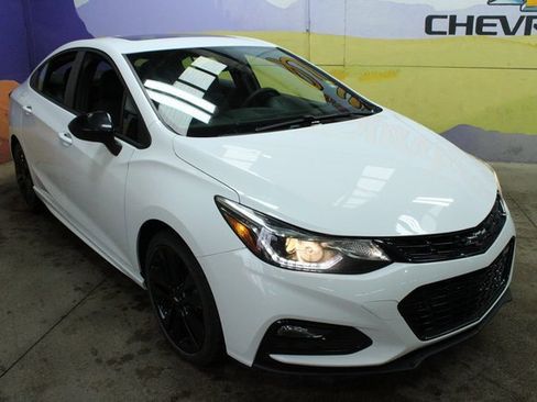 Used 2018 Chevrolet Cruze LT image 4
