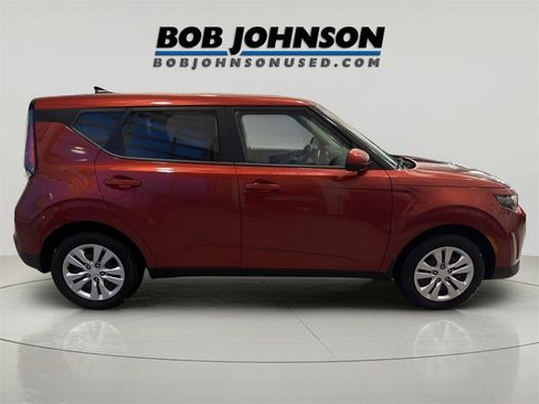 Used 2023 Kia Soul LX image 8