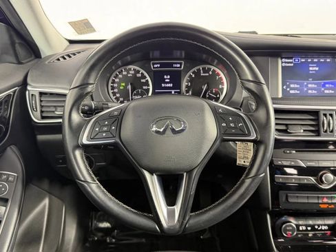 Used 2017 INFINITI QX30 FWD image 27