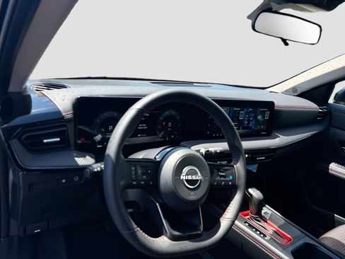 Used 2026 Nissan Kicks SR FWD image 9
