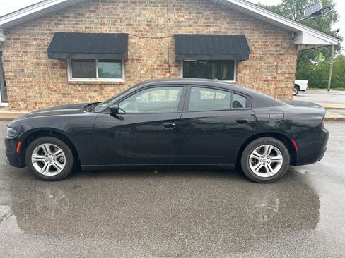 Used 2022 Dodge Charger SXT RWD image 10