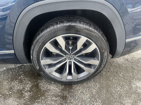 Used 2022 Volkswagen Atlas SEL Premium image 11