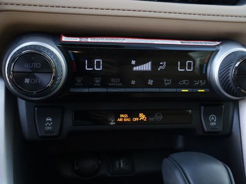 Used 2025 Toyota RAV4 XLE w/ Convenience Package image 10