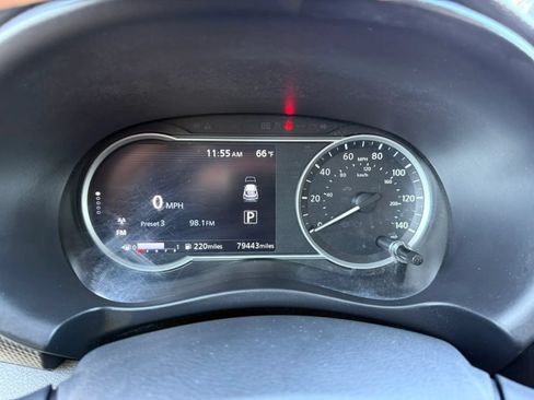 Used 2018 Nissan Kicks SV w/ Exterior Package FWD image 21