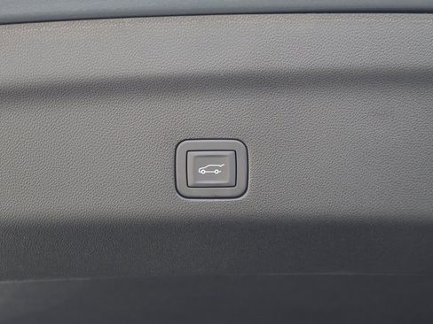 New 2026 GMC Yukon XL AT4 w/ AT4 Premium Package image 38