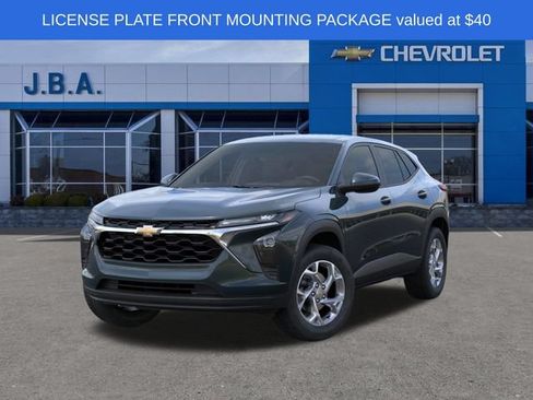 New 2026 Chevrolet Trax LS w/ LS Convenience Package FWD image 8