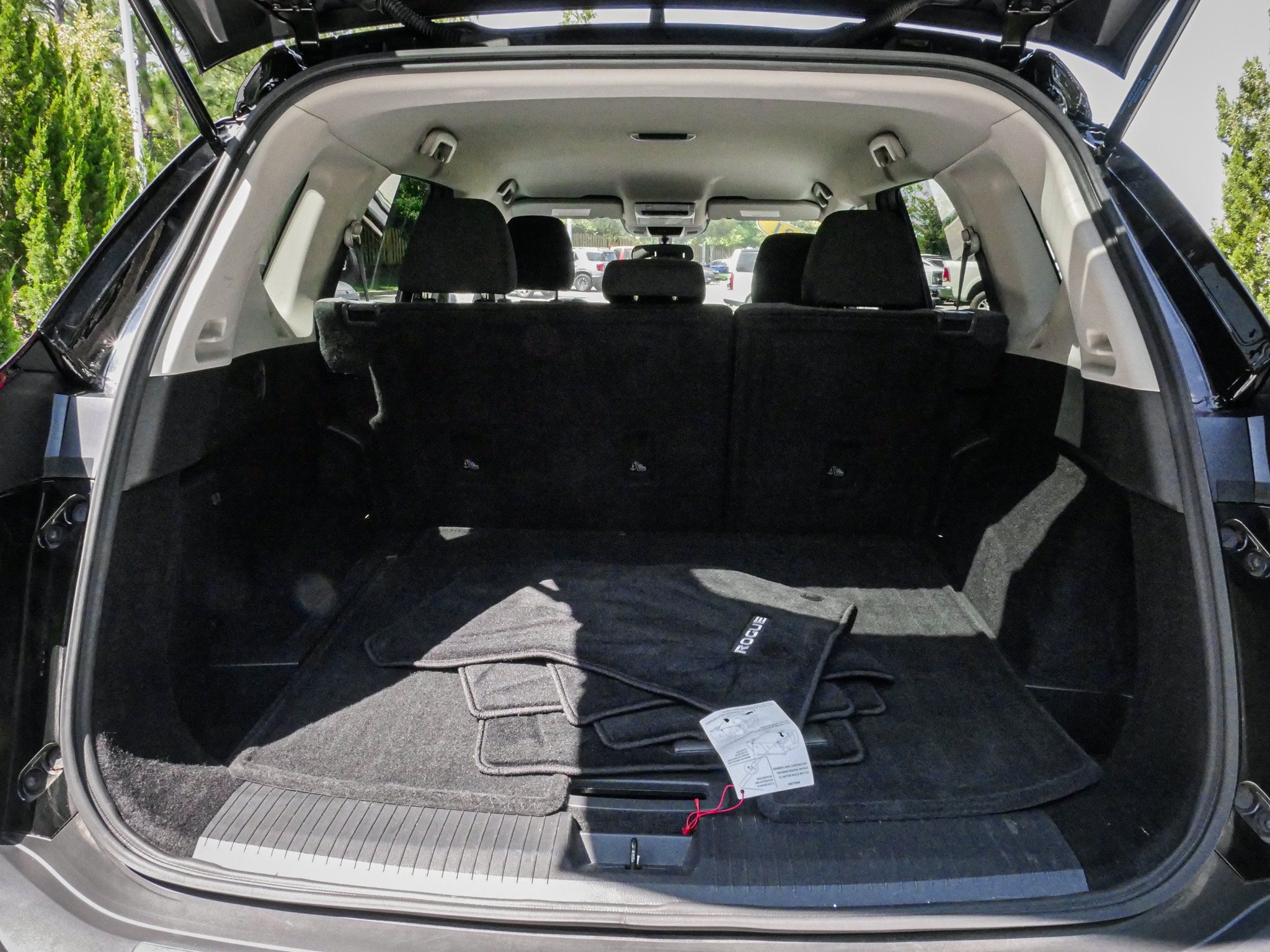Used 2021 Nissan Rogue SV FWD image 30