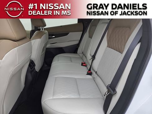 New 2026 Nissan Murano Platinum image 17