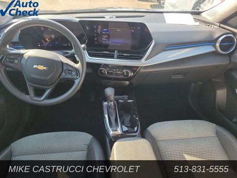 Used 2024 Chevrolet Trax LT FWD image 10