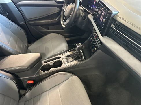 Used 2026 Volkswagen Jetta SE FWD image 16