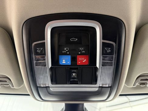 Used 2024 RAM 2500 Laramie AWD/4WD image 25
