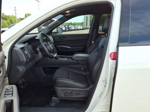 Certified 2023 Nissan Pathfinder Rock Creek AWD/4WD image 4