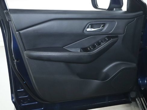 Used 2024 Nissan Rogue SV FWD image 15