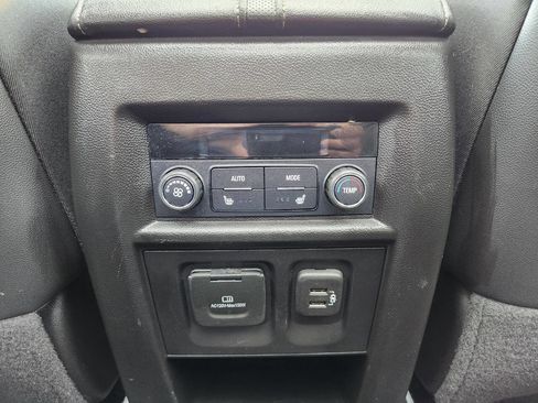 Used 2022 Chevrolet Traverse Premier w/ Redline Edition image 20