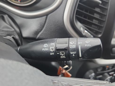 Used 2016 Jeep Cherokee Trailhawk image 30