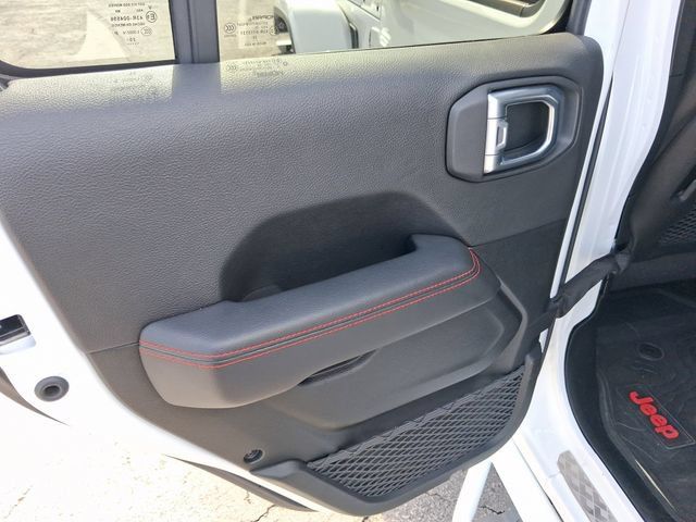 Used 2021 Jeep Gladiator Rubicon AWD/4WD image 9