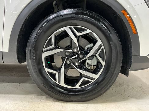 Used 2024 Kia Sportage LX image 11