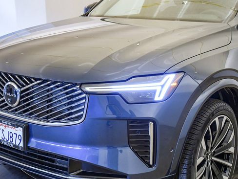 Certified 2025 Volvo XC90 B6 Plus w/ Protection Package Premier image 9