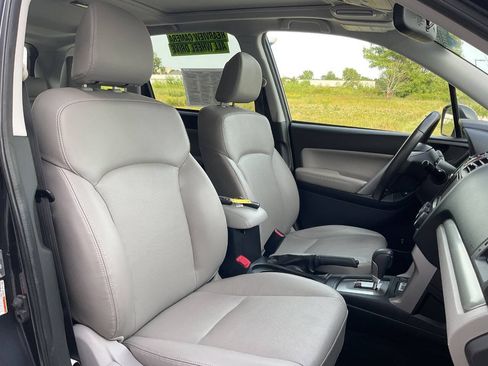 Used 2014 Subaru Forester 2.5i Touring AWD/4WD image 40