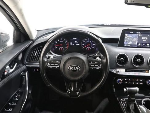 Used 2019 Kia Stinger w/ Sun & Sound Package RWD image 13