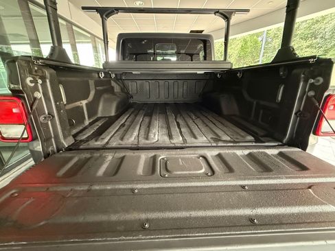 Used 2021 Jeep Gladiator Sport AWD/4WD image 31