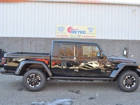 New 2026 Jeep Gladiator Rubicon image 9