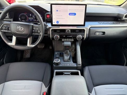 Used 2025 Toyota Tacoma TRD Off-Road image 22