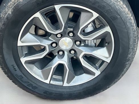 Used 2025 Chevrolet Silverado 1500 RST w/ Convenience Package II RWD image 31