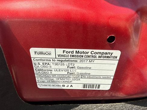 Used 2017 Ford Escape SE w/ Equipment Group 201A AWD/4WD image 27