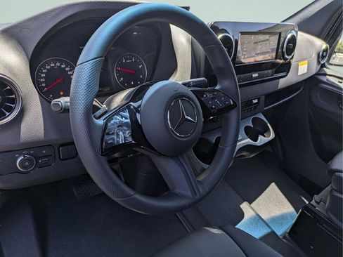 New 2025 Mercedes-Benz Sprinter 2500 image 4