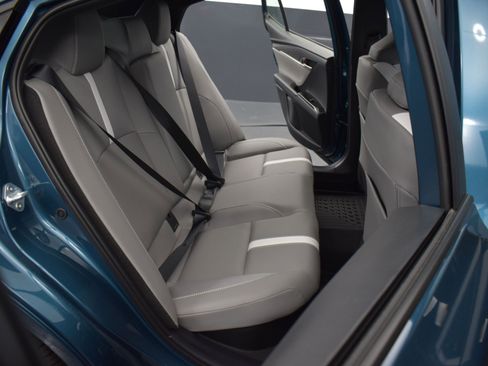 Used 2025 Toyota Camry SE image 27