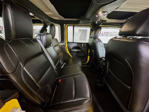 Used 2019 Jeep Wrangler Unlimited Sahara w/ Cold Weather Group image 25