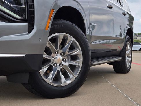 Used 2025 Chevrolet Tahoe Premier RWD image 8