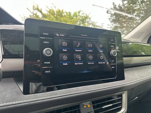 New 2026 Volkswagen Taos SE AWD/4WD image 14