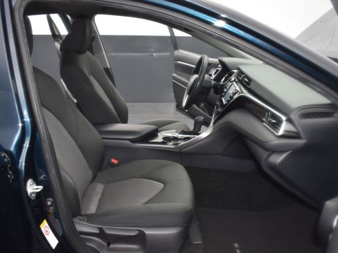 Used 2018 Toyota Camry LE image 25